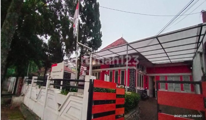 Disewakan Ruang Usaha di Jl. Bengawan Cihapit Bandung Wetan Cocok untuk Dijadikan Kantor, Resto atau Cafe Disewakan Ruang Usaha di Jl. Bengawan Cihapit Bandung Wetan Cocok untuk Dijadikan Kantor, Resto atau Cafe