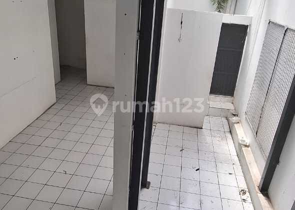 FOR SALE FAST, SUPER STRATEGIC SHOPHOUSE ON MAIN ROAD SOREANG BANDUNG, FLOOD-FREE AREA AND BUSY ZONE 2