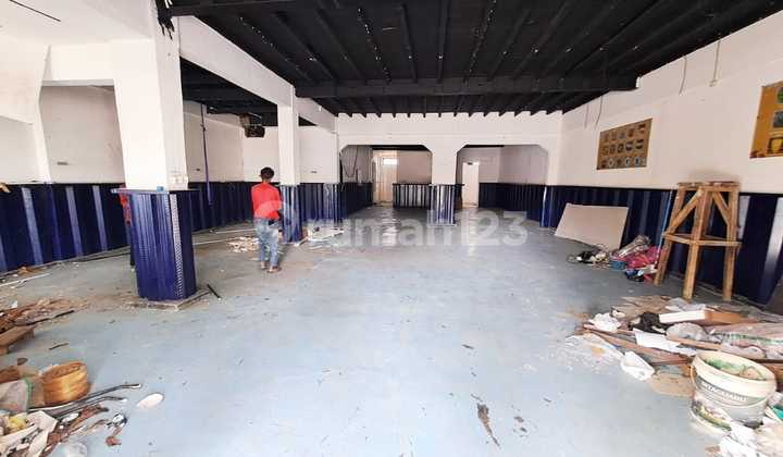 For Rent: Shop House in Buah Batu Area, Ideal for Business Space, Spacious Parking, Strategic Location, and Easy Access 2
