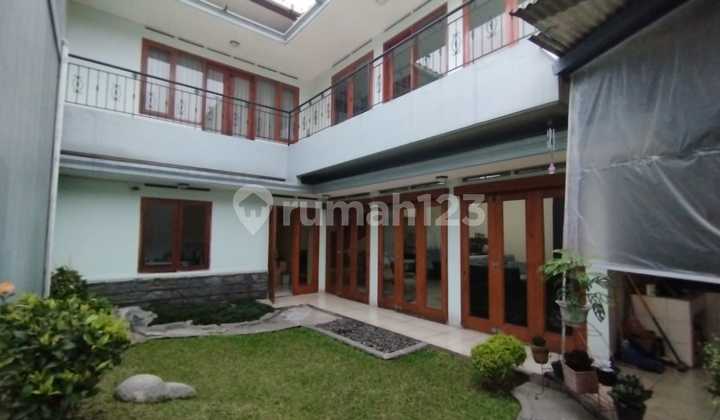 For quick sale, a beautiful house in Setrasari, North Bandung. A comfortable, luxurious, scenic, and strategic residence. 1