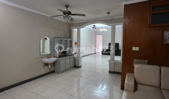 DISEWAKAN RUMAH 2 LANTAI DI MEKAR WANGI BANDUNG HUNIAN SEMI FURNISH ASRI DAN NYAMAN LOKASI STRATEGIS  2