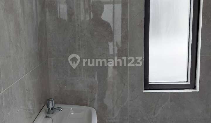 For Rent: New Move-In Ready House in Taman Kopo Indah 5 (TKI 5), Safe and Comfortable Residence, Strategic Location with Easy Access. 2