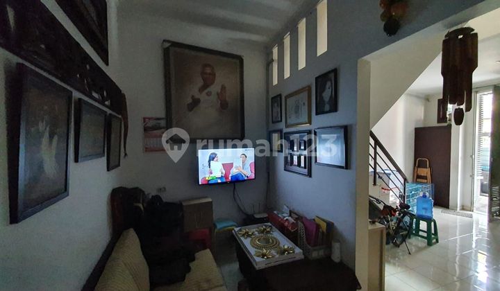 Dijual Rumah 2,5 Lantai di Sayap Riau Bandung Pusat Kota Semi Furnished 2