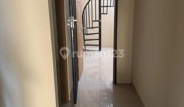 DISEWAKAN RUMAH HOOK 2,5 LANTAI HOOK DI GLAND RESIDENCES PADALARANG  HUNIAN NYAMAN DAN TERAWAT SIAP HUNI DAN LOKASINYA STRATEGIS 2