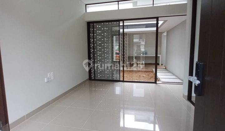 Rumah Nyaman 2 Lantai Minimalis Modern Siap Huni di Summarecon Cluster Flora Bandung 1