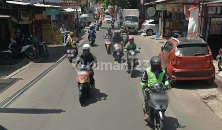 For Rent 1-Story Shop House Ex Mini Market in Babakan Sari, Kiaracondong, Bandung. Roadside Location, Suitable for Business Space. 2