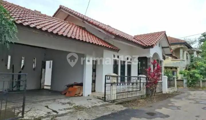 DISEWAKAN RUMAH JALAN BUANASARI BUAH BATU BANDUNG RUMAH NYAMAN DAN STRATEGIS COCOK UNTUK TEMPAT TINGGAL ATAU KANTOR. LINGKUNGAN BERSIH, AMAN, AKSES JALAN BESAR 2