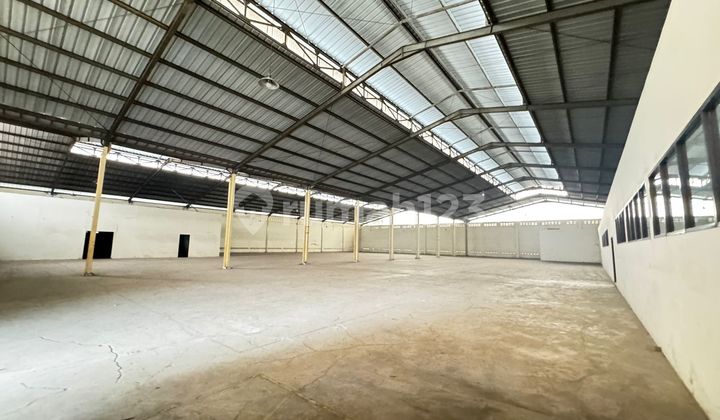 DISEWAKAN GUDANG SIAP PAKAI SOEKARNO HATTA MAINROAD ADA RUANGAN KANTOR DAN AKSES KONTAINER LOKASI STRATEGIS