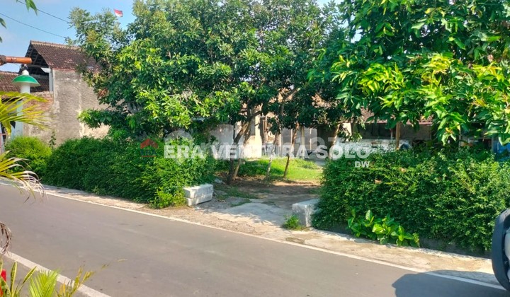 Strategic Building Bonus Land in Pajang Solo