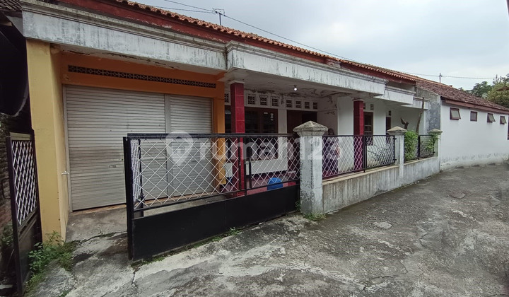 Strategic Ready-to-Live House in the Center of Solo City 2