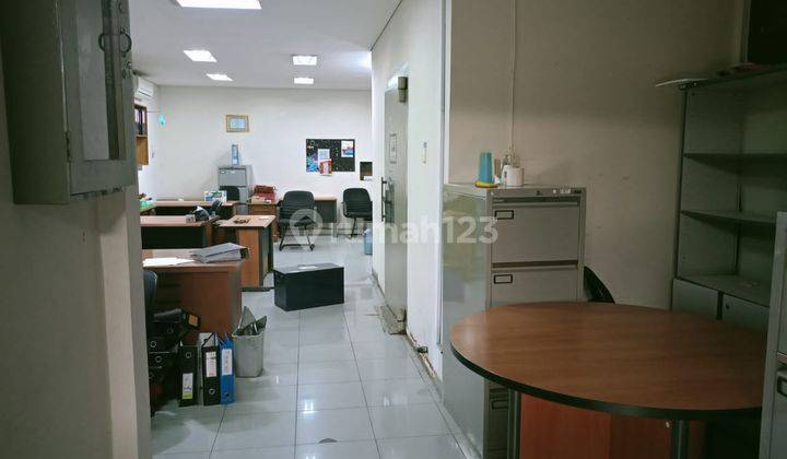 Ruang Usaha Strategis Tengah Kota Solo 2
