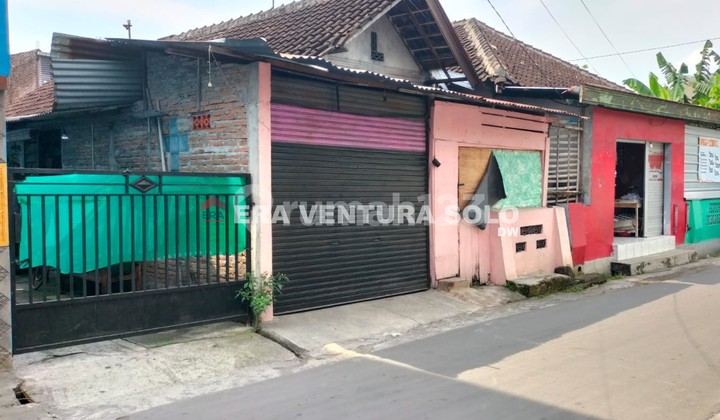 Rumah Lama Lokasi Strategis Sumber Solo 1