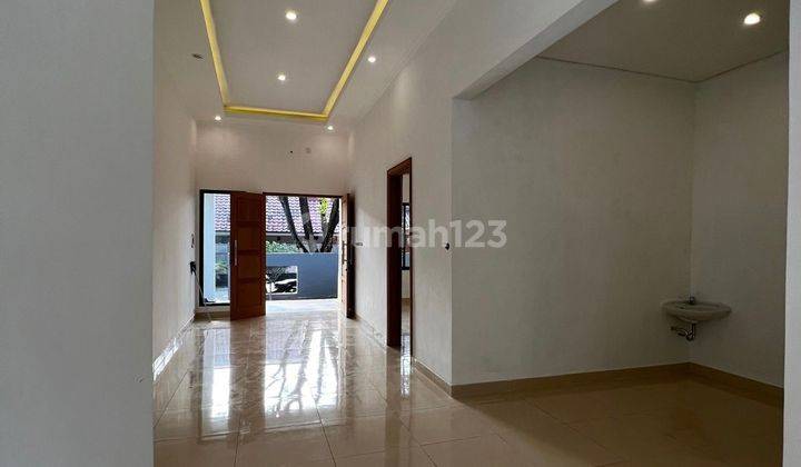 Dijual Rumah Minimalis Modern Halaman Luas Anggrek Loka Bsd Tangerang Selatan 2