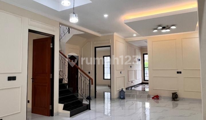 Rumah Modern Gaya American Classic di Griya Loka Bsd Tangerang Selatan 2