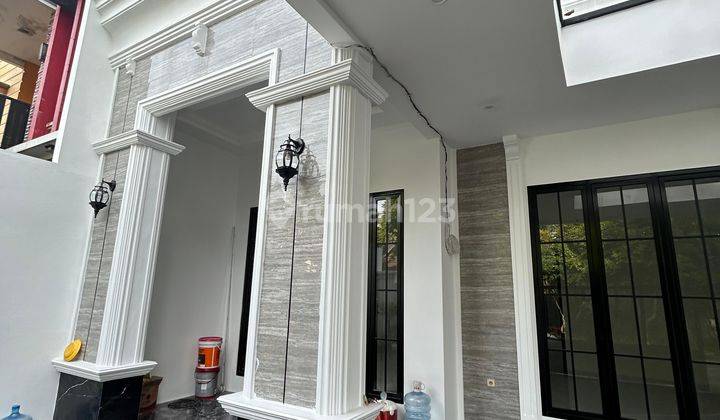 Rumah Modern Halaman Luas Lokasi Asri Dan Strategis Griya Loka Bsd Tangerang Selatan 2