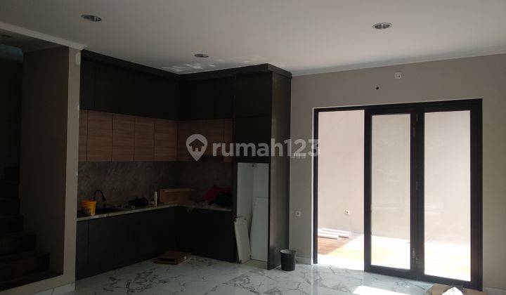 Rumah Unit Pojokan +privat Poll Di Townhouse Besar Jaksel 2