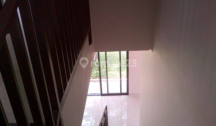 Rumah 2 Lt Di Town House Besar Bebas Banjir Jln Msk 3 Mbl Kpr 0 2