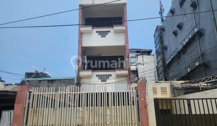 Sell Ready-to-Live-in House in Taman Sari X