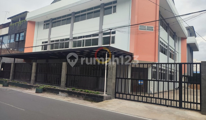 Gedung Perkantoran di Area Strategis dan Siap Pakai di Gunung Sahari Jakarta Pusat Gedung Perkantoran di Area Strategis dan Siap Pakai di Gunung Sahari Jakarta Pusat