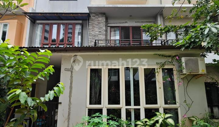 Dijual Townhouse Yang Paling Banyak Dicari Di Springhill