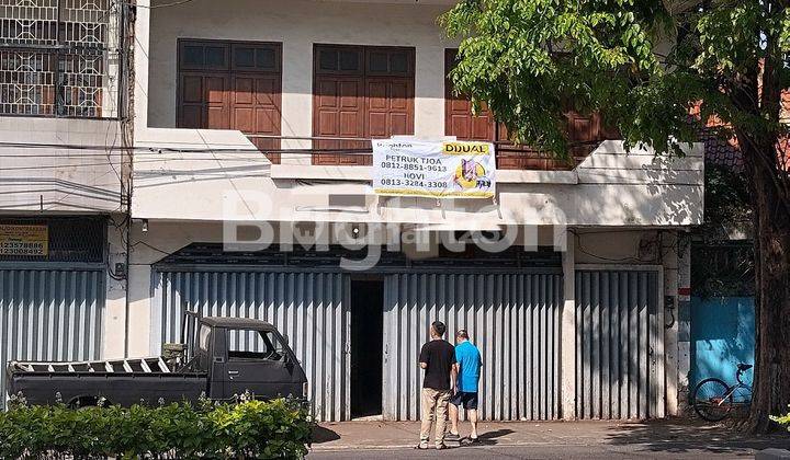 RUKO 3 LANTAI 2 KAVLING JADI 1 LOKASI POROS JALAN RAYA COCOK UNTUK USAHA PASURUAN KOTA 1