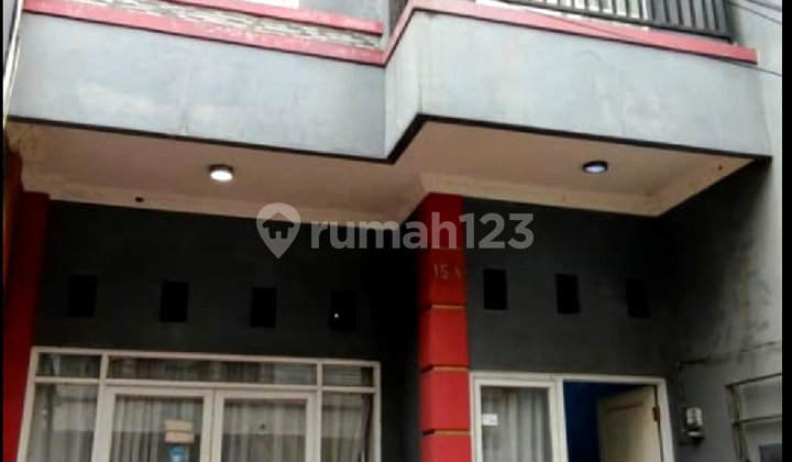 Rumah Cantik Lokasi Strategis Semi Furnished Nyaman untuk Hunian