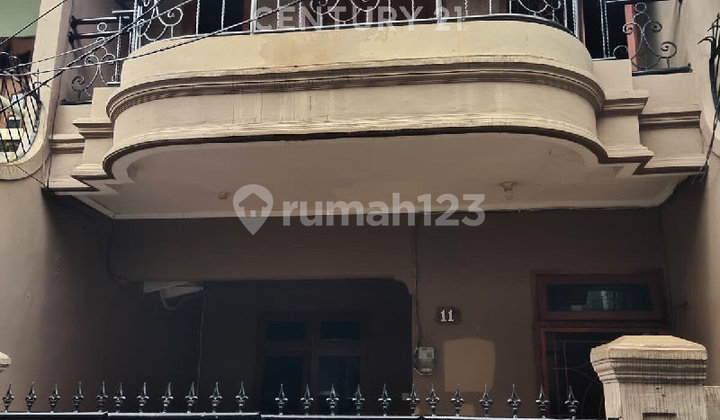 2-Story Habitable House in Sumur Batu, Central Jakarta