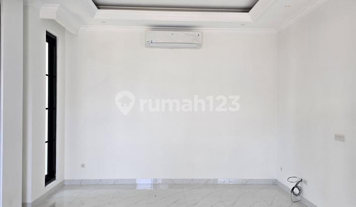 Dijual Rumah di Assana House, Vanya Park BSD City. 4,5 M 2