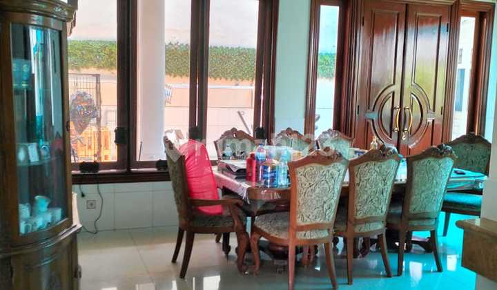 For Sale Golf House Sapphire Gading Serpong