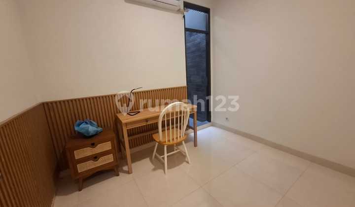 Tinggal Bawa Koper. Dijual Fullfurnish Rumah Di Kota Baru Parahyangan 2