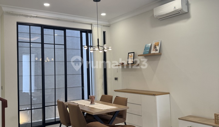 European Style House Janur Kuning Kelapa Gading Flood-Free 2