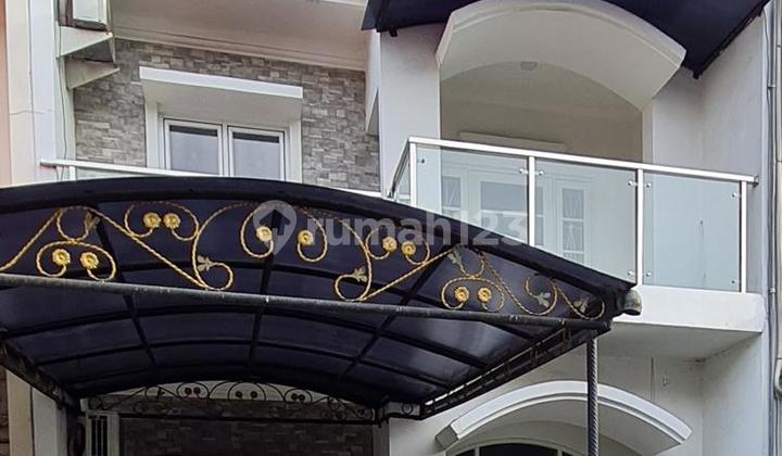 Ready-to-Occupy Flood-Free House for Sale in Kelapa Gading