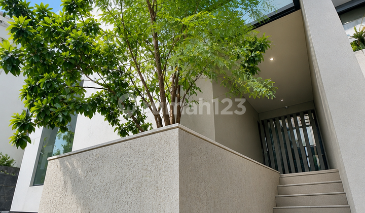 Beautiful Minimalist Tropical House in Kelapa Gading VPG For Sale