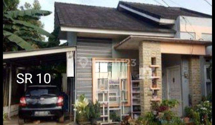 Rumah Hook Di Komplek Halaman Luas  1