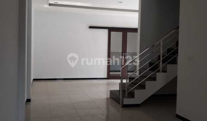 DIJUAL RUMAH 2 LANTAI DI SINGGASANA cibaduyut bandung FF