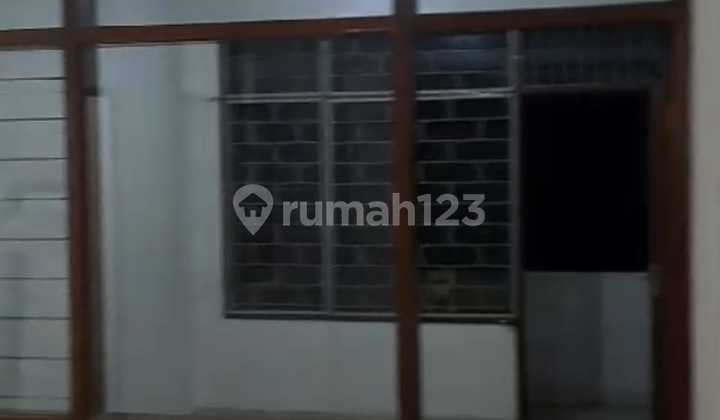 DISEWAKAN RUMAH 2½ Lantai di SAYAP SUDIRMAN BANDUNG ^S 2