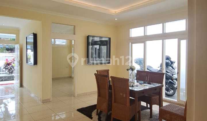 FOR SALE/RENT BEAUTIFUL 2-STORY HOUSE IN SIMPANG 5 Bandung; semi-furnished MDL 2