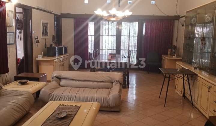 DISEWAKAN RUMAH HERITAGE DI JL NARIPAN BANDUNG -cocok u/ usaha    >>NE 1