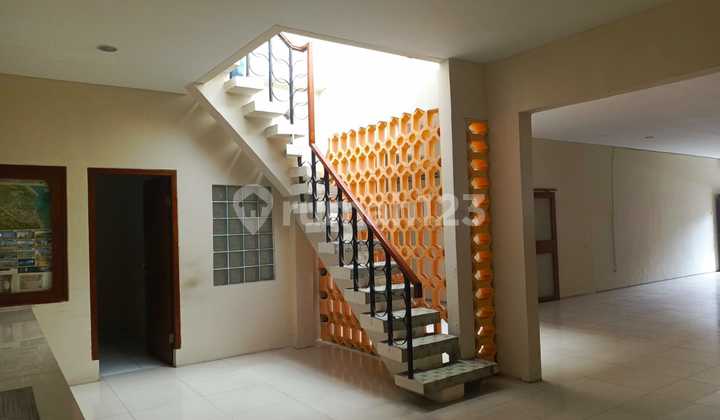 FOR RENT HOUSE IN BARANANGSIANG WING BANDUNG - suitable for office/residence