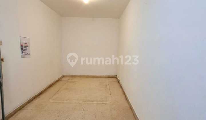 FOR SALE 2.5-STORY SHOPHOUSE ON OTISTA STREET, BANDUNG ^S 2