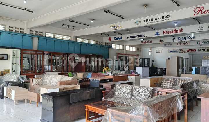 DIJUAL/sewa TEMPAT USAHA JL KOPO SAYATI BANDUNG -bentuk L fat ^JU, MDL