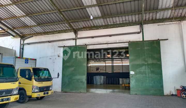 FOR SALE FACTORY/WAREHOUSE IN SOUTH CIMAHI; 33,000VA; Last Land & Building Tax 2024; 40-foot container access; Ceiling height 6m >>AH