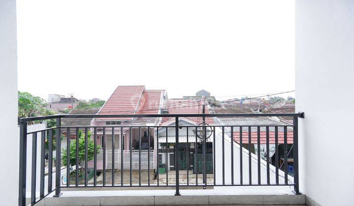 Rumah Strategis SHM Semi Furnished dekat Sekolah dan Faskes di Bekasi J20890 2