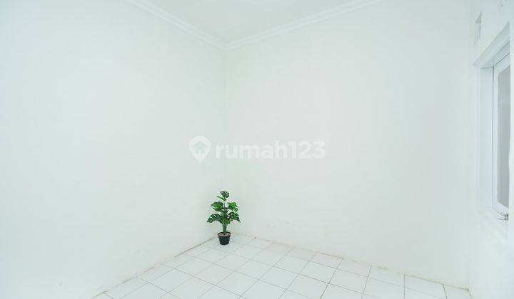 Rumah Semi Furnished SHM dekat Mall di Bekasi Harga Nego J21347 2