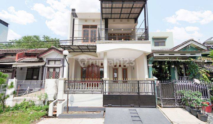 Rumah 2 Lt Ready Furnished 10 menit ke Living World Grand Wisata Bekasi  J18975 1