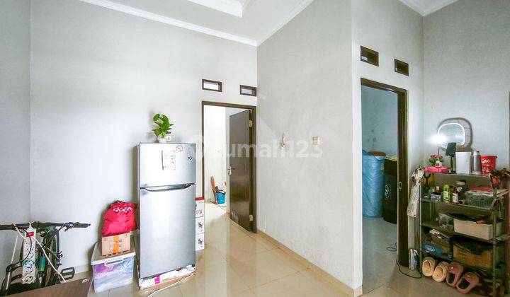 Rumah SHM dekat Mall Paradise Walk Serpong Hadap Timur Siap KPR J16167 2