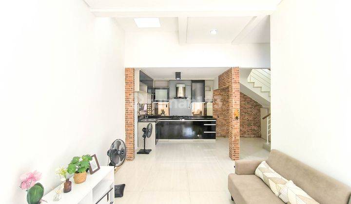 Rumah Minimalis 2 Lt 10 Menit ke RS Medika BSD Siap Huni Dibantu KPR  J-11571 2