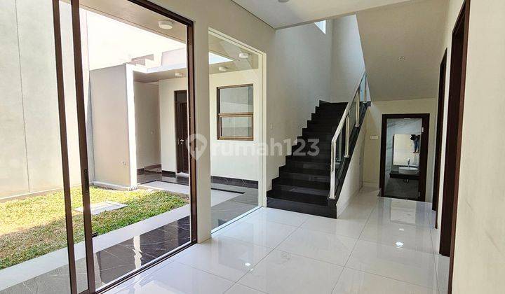 DISEWAKAN Rumah LUX Modern Di Komplek BATUNUNGGAL 2