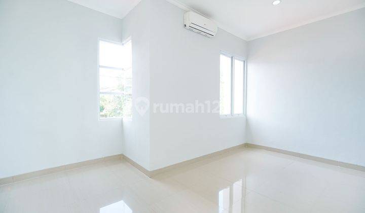 Rumah Cantik Semi Furnished dekat Stasiun Cisauk Siap KPR J11480 2