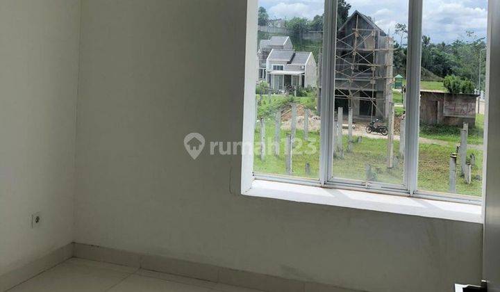 Rumah Siap Huni Hadap Selatan 15 Menit ke Mall Paradise Walk Serpong Bisa KPR J16161 2